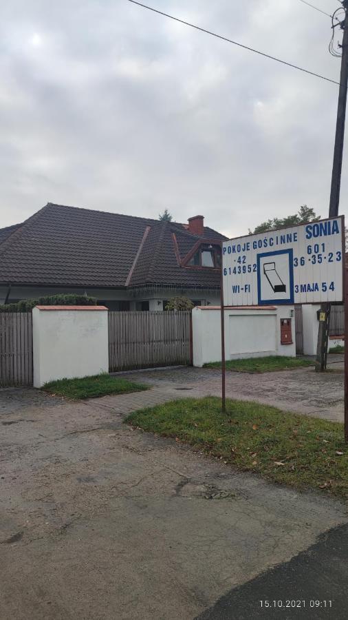 Pokoje Goscinne Sonia Tuszyn Exteriör bild